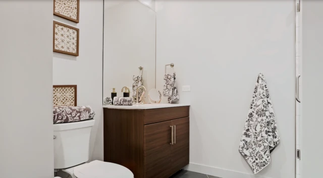 330 South Wells Apartments 2