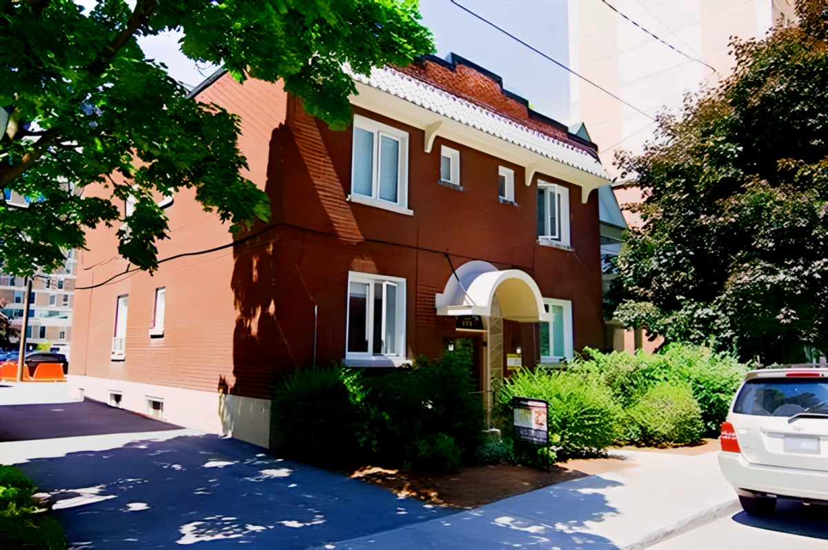 233 Nepean 0