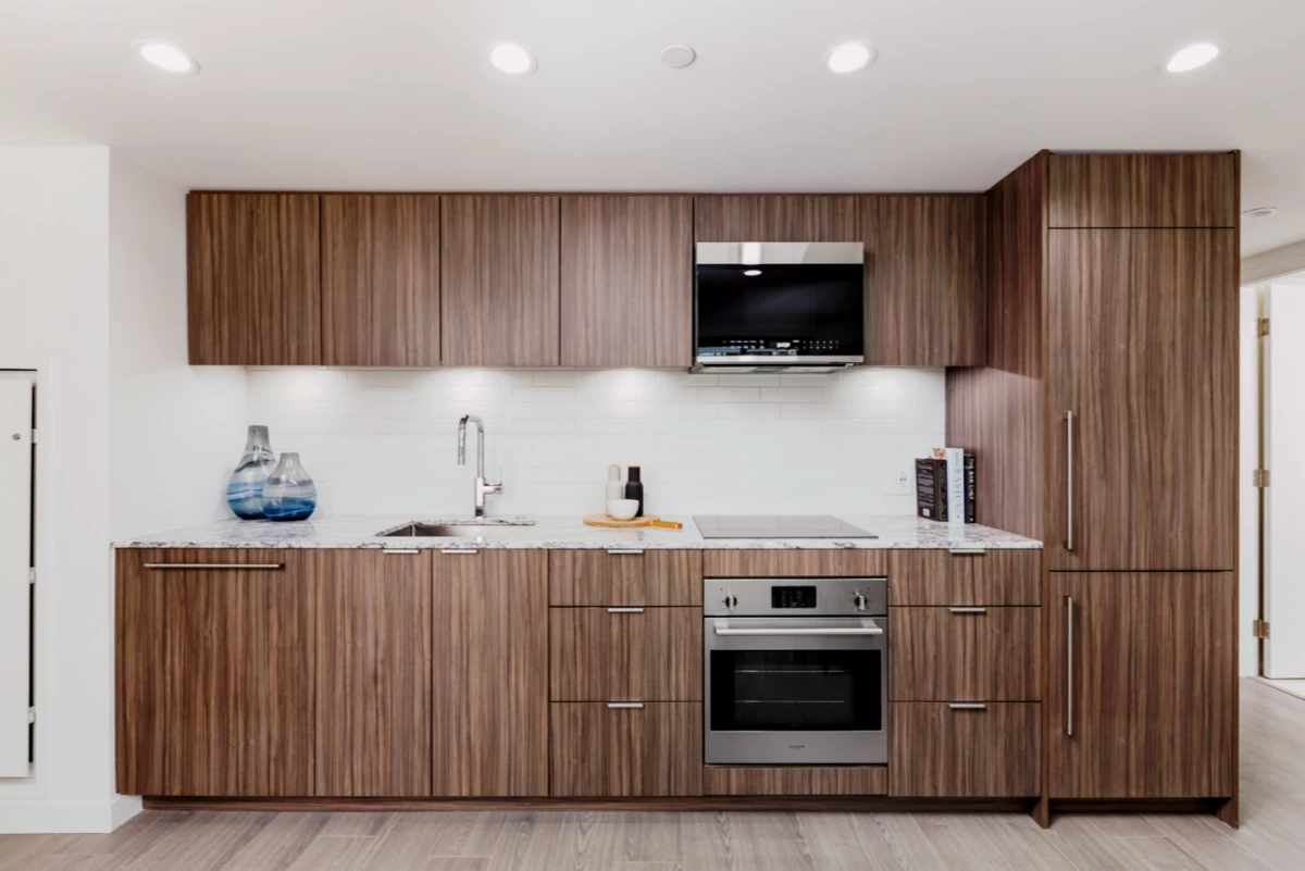 Level Hotels & Furnished Suites – Howe - 밴쿠버 학생 숙소 - Two Bedroom Suite