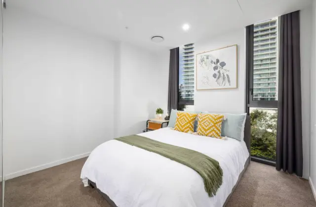 New 2BR Apt,Prime Loc,Stone's Throw from Tram Stn 0