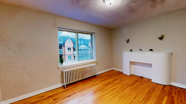 425 Elgin 4