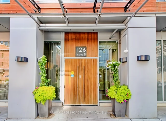 Entire Place·1B1B···126 Simcoe St 1