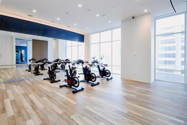 1 Bloor St E 6502 3