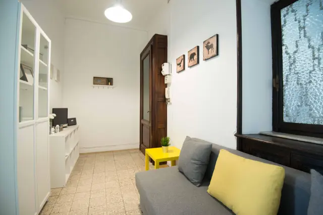 apartment near Via Stefano Clemente 4