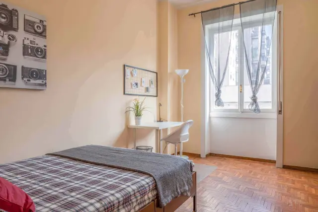 VIA LORENTEGGIO 31/4 <br> PRIVATE ROOM S1 3