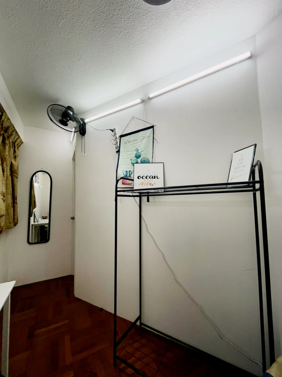 Room 11G, Block 5, Jubilee Garden, Fo Tan (male) 0