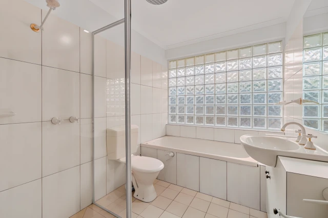 76 Polaris Drive, Doncaster East 3