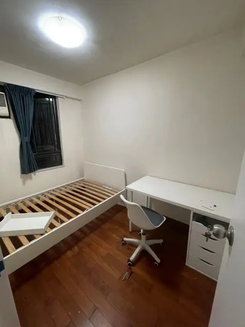 Another five-person room 1