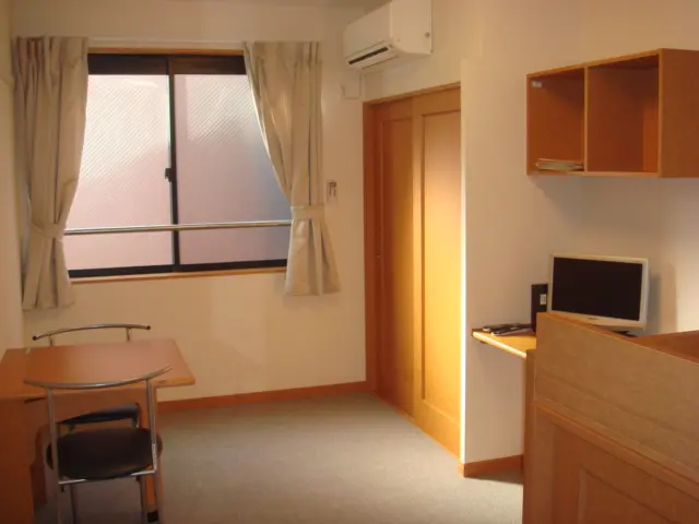 レオパレス万場山Ⅱ 203号室 2