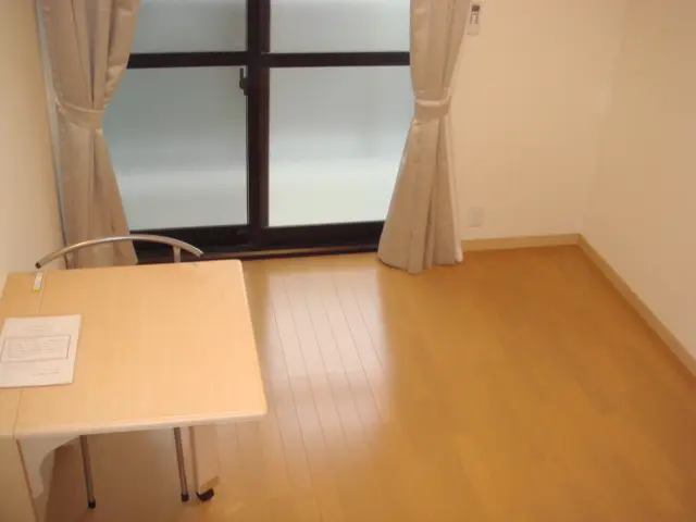 レオパレスフェリーチェ 103号室 3