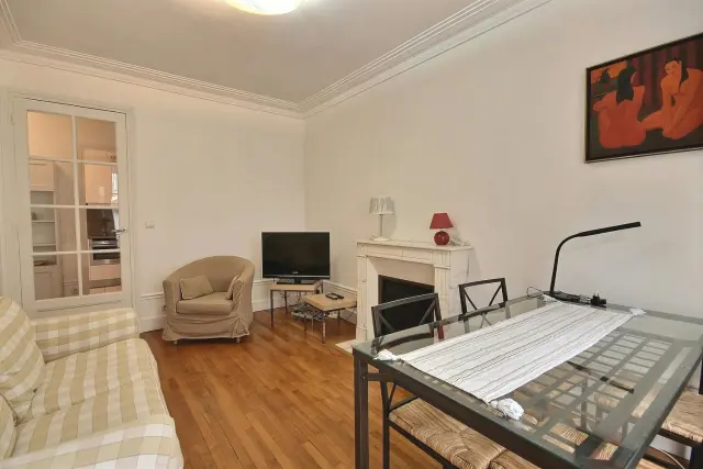 Rue Geoffroy-Saint-Hilaire 1
