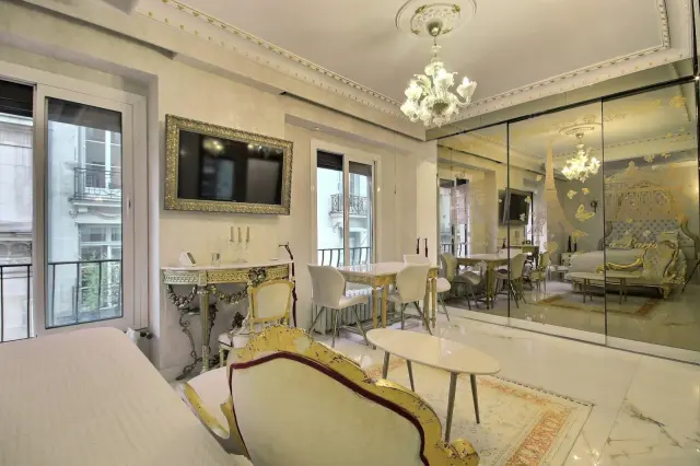 Avenue Matignon 2