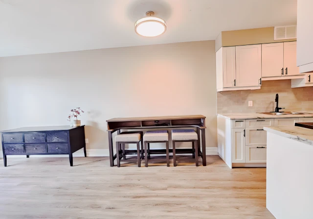 405 - 101 Queen St S 3