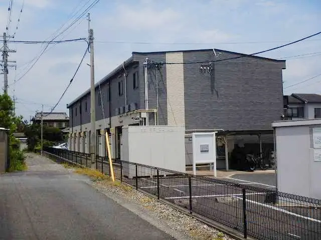 レオパレスアナナス 0