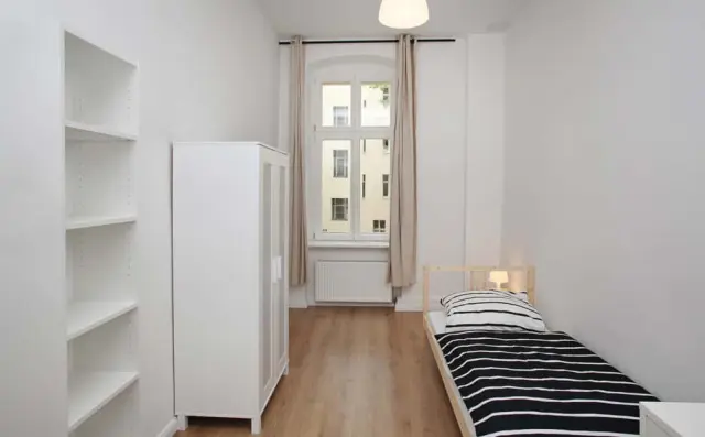 Warschauer Strasse 62DE-01-230M 1