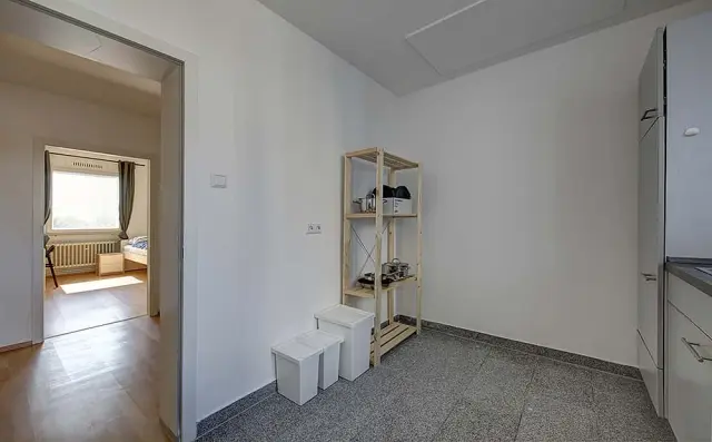 Koenig-Karl-Strasse 84DE-09-014M 3