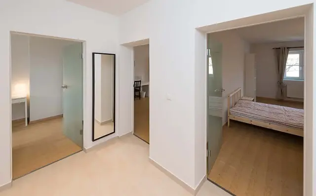 Leopoldstrasse 105DE-02-035M 4