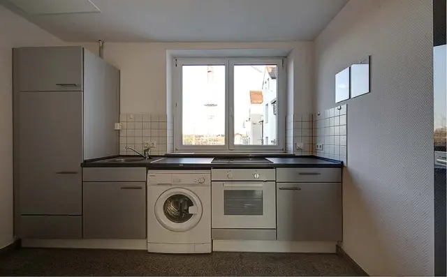 Koenig-Karl-Strasse 84DE-09-009M 4