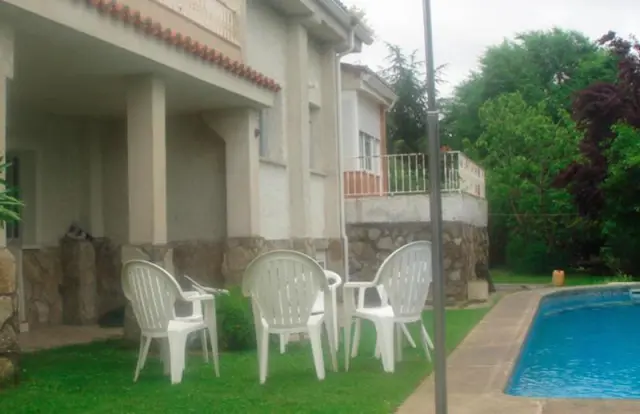 house near Calle Tajo 2