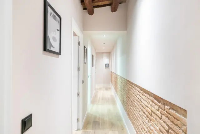 Luminous 3-bedroom apartment close to La Rambla 0