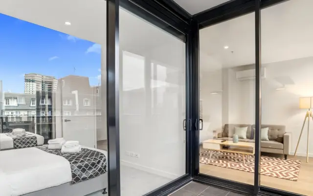 228/23 Blackwood Street 2