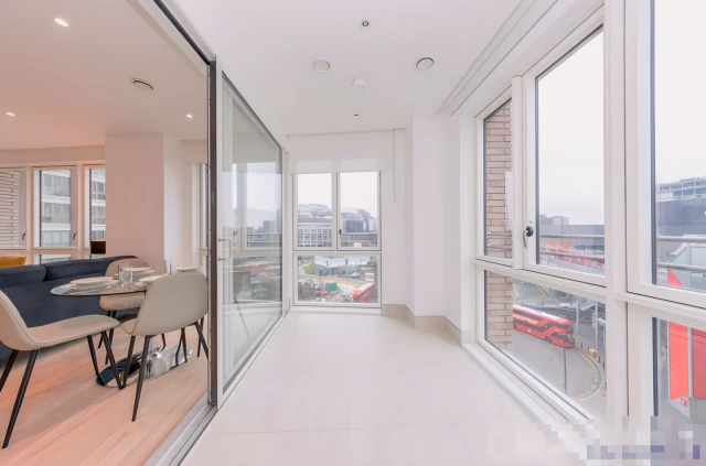 Royal Captain Court, 26 Arniston Way, London, E14 0QQ 3