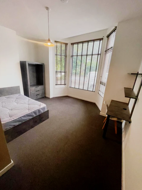 32A, Cardigan Road , LS6 3AG 4