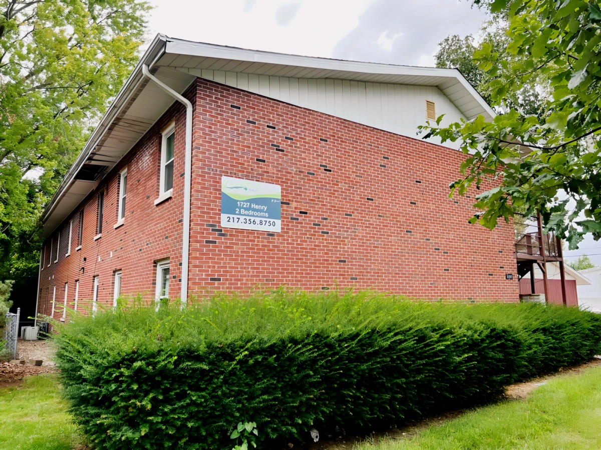 1727 Henry St Champaign IL - 샴페인 학생 숙소