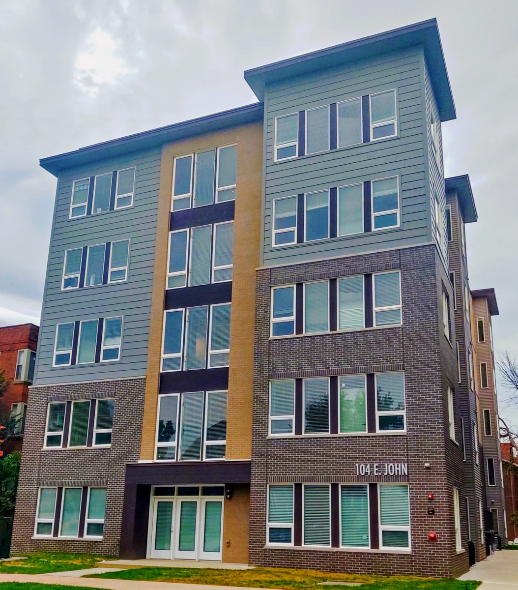 104 E. John St Champaign IL - Champaign student accommodation