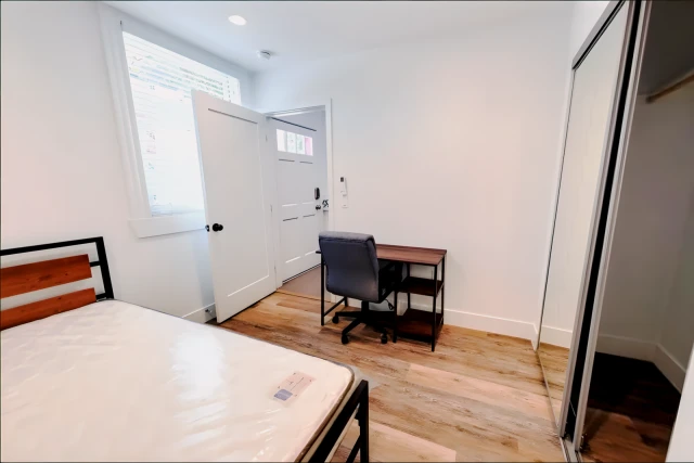 1303 W 22nd St 2
