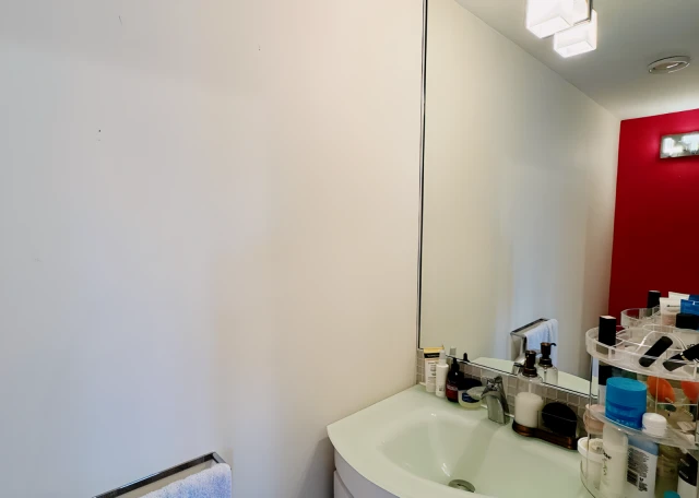 PH17 - 109 Front St E 1