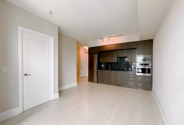 1702 - 120 Harrison Garden Blvd 2