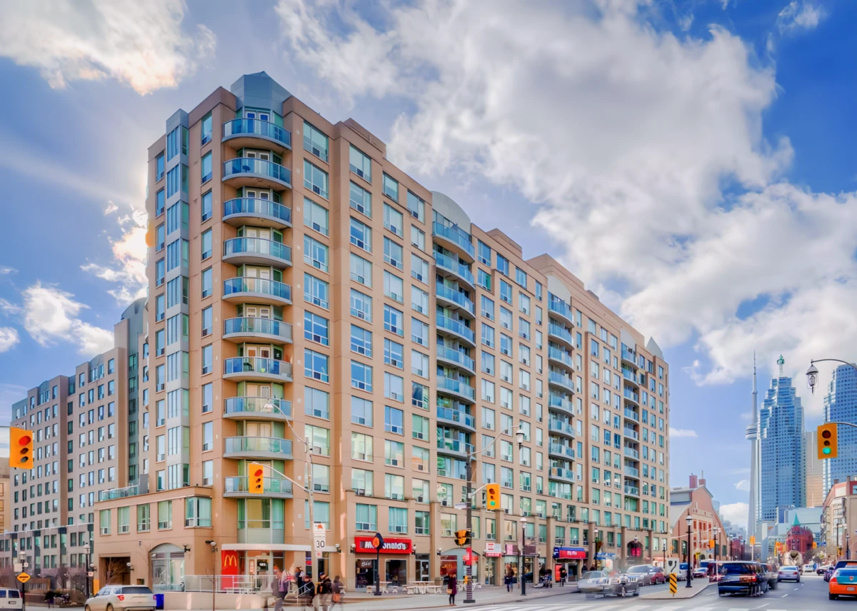 PH17 - 109 Front St E 0