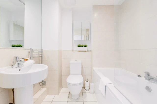 apartment near Walnut Tree Close 3
