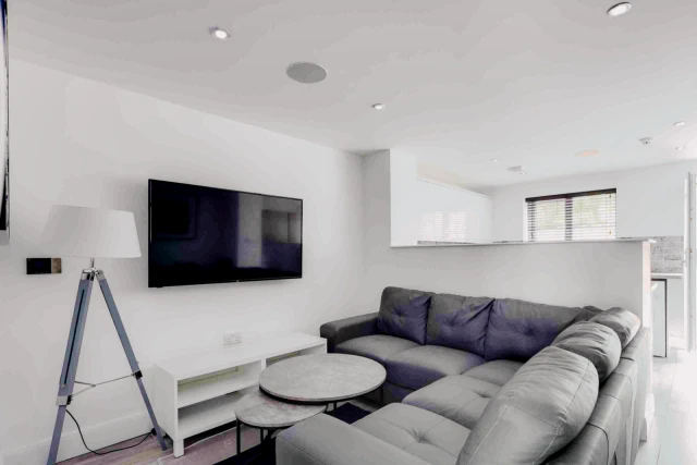 16 Wellington Avenue, L15 1