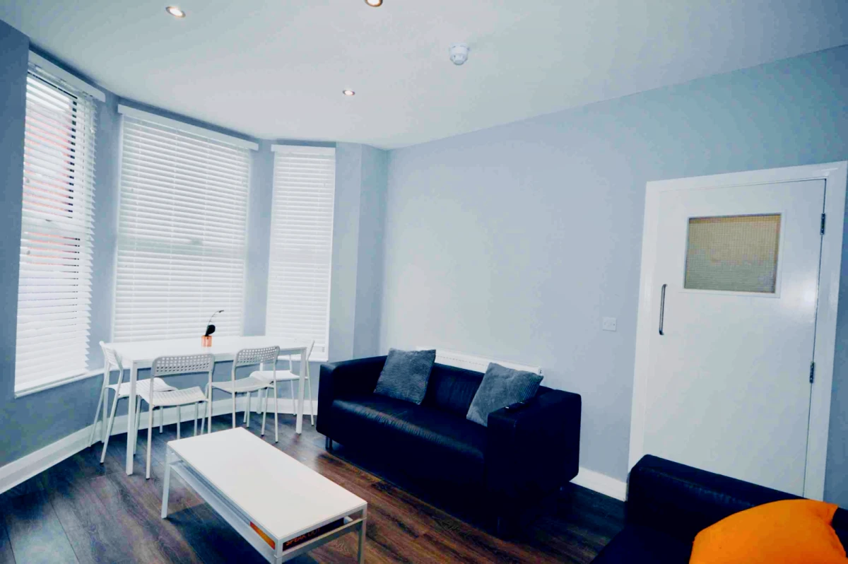 18 Woodcroft Road, L15 0