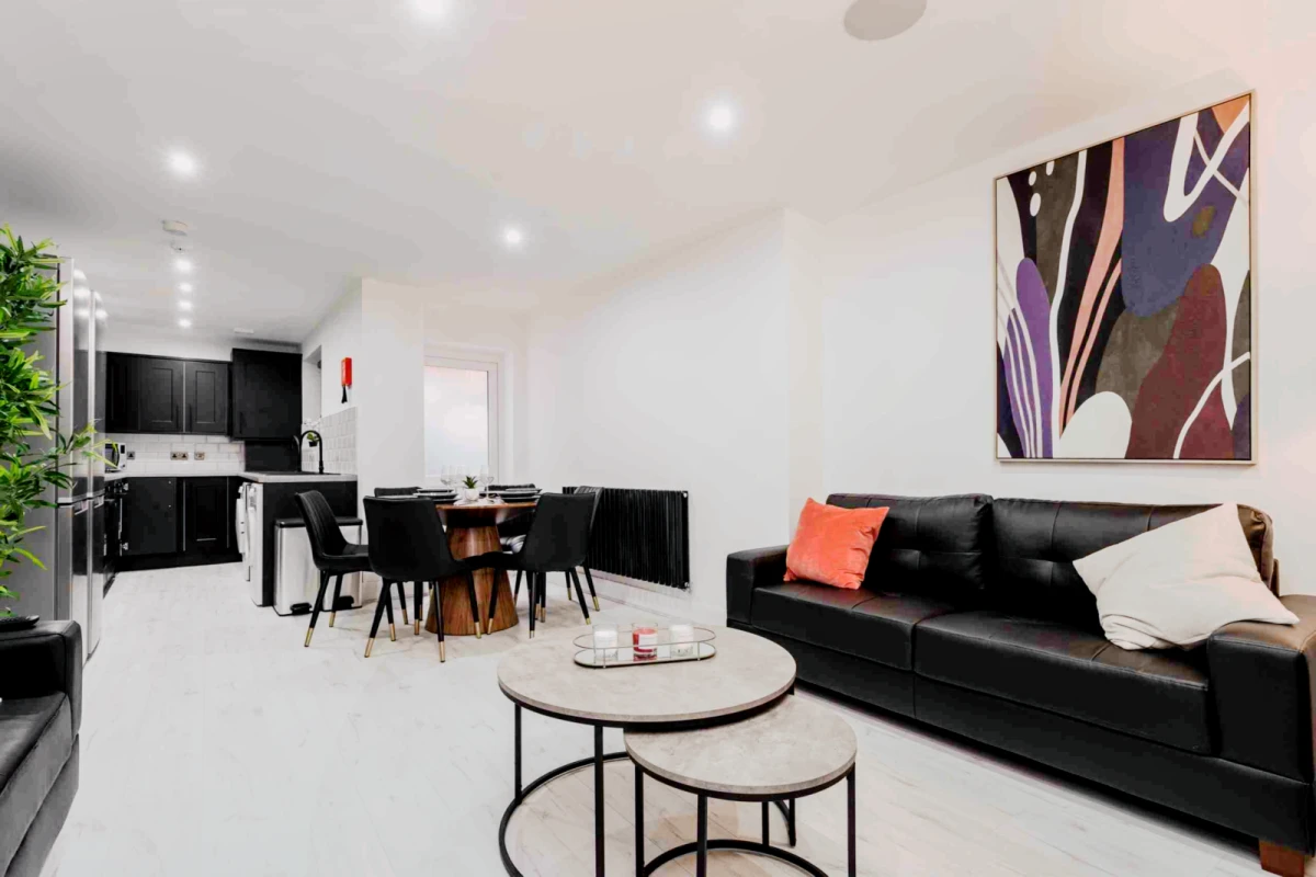 27 Needham Road, L7 0