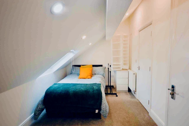 165 Molyneux Road, L6 2