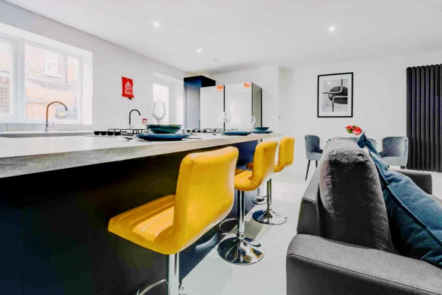 74 Portman Road L15 2