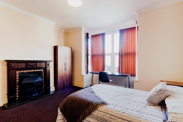 Frederick Street, LE11 3BJ 2