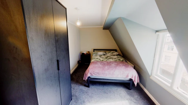 Top Floor Flat, Portland Road, BS8 4JH 4