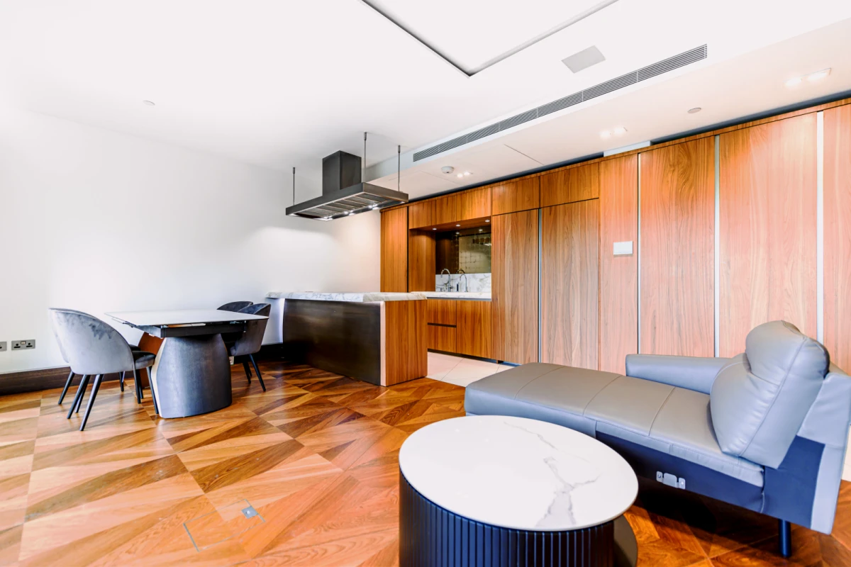 Lch Blenheim House 0