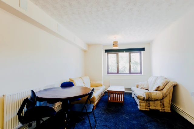 Tanni Grey House, LE11 3DD 3