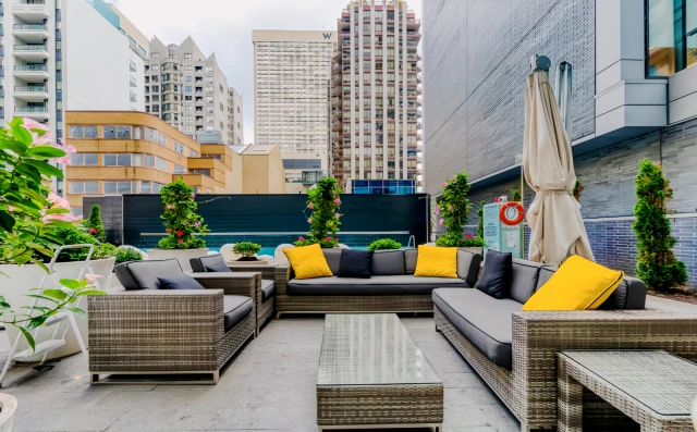 42 Charles St E 1403 2