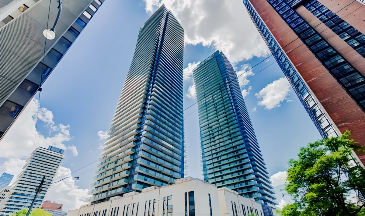 65 St Mary St 2502 0