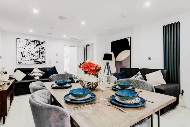 15 Halsbury road, L6 3