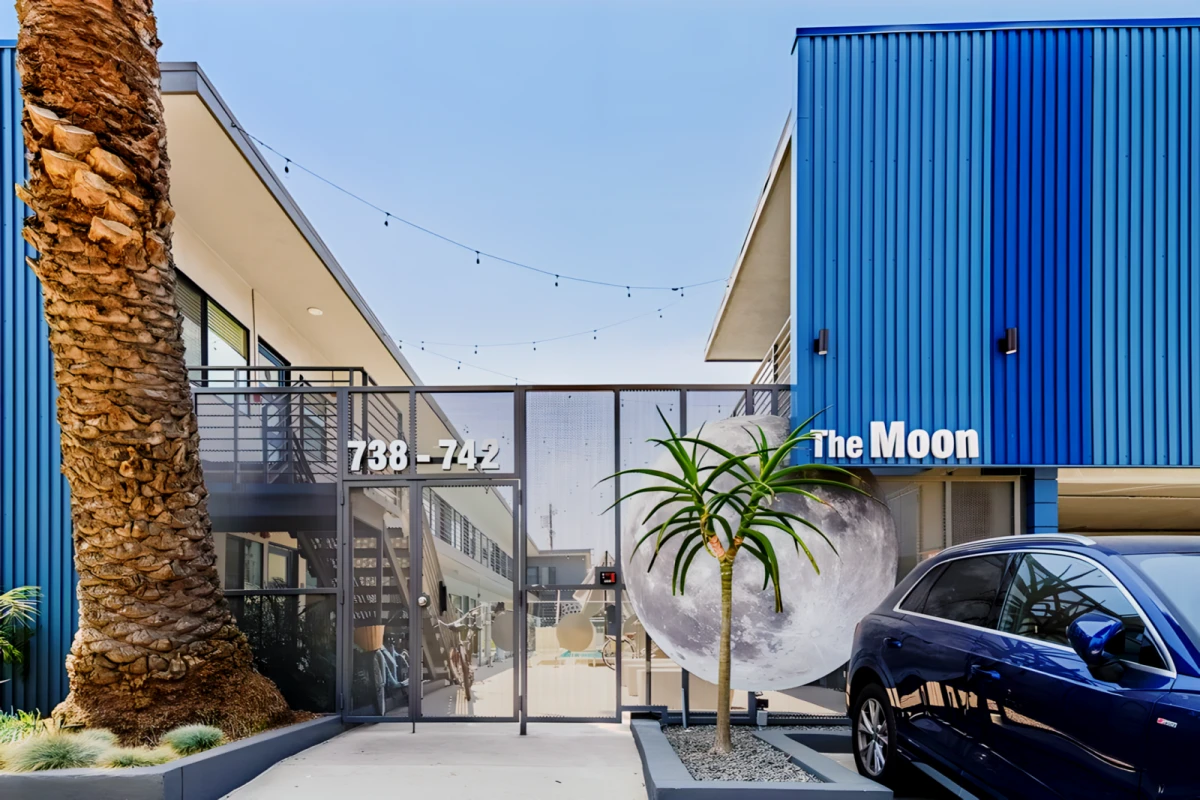 The Series - The Moon 0