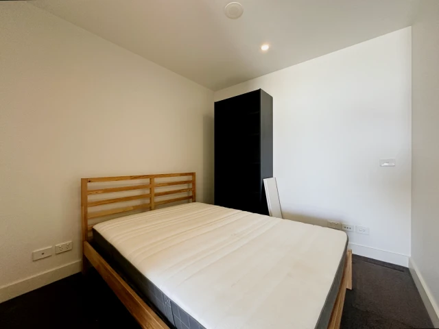 705/95 Berkeley Street 3