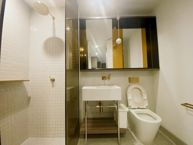 1002/160 Victoria Street 4