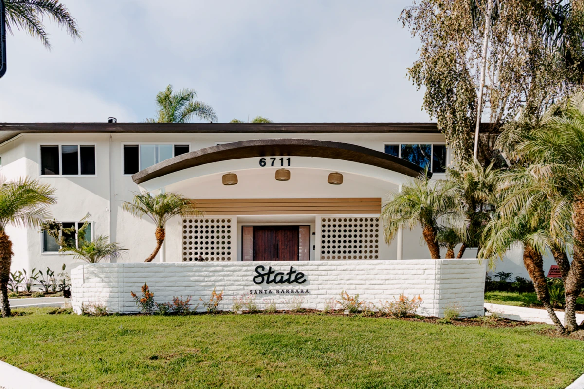 State Santa Barbara - ที่พักนักศึกษาในซานตาบาร์บารา